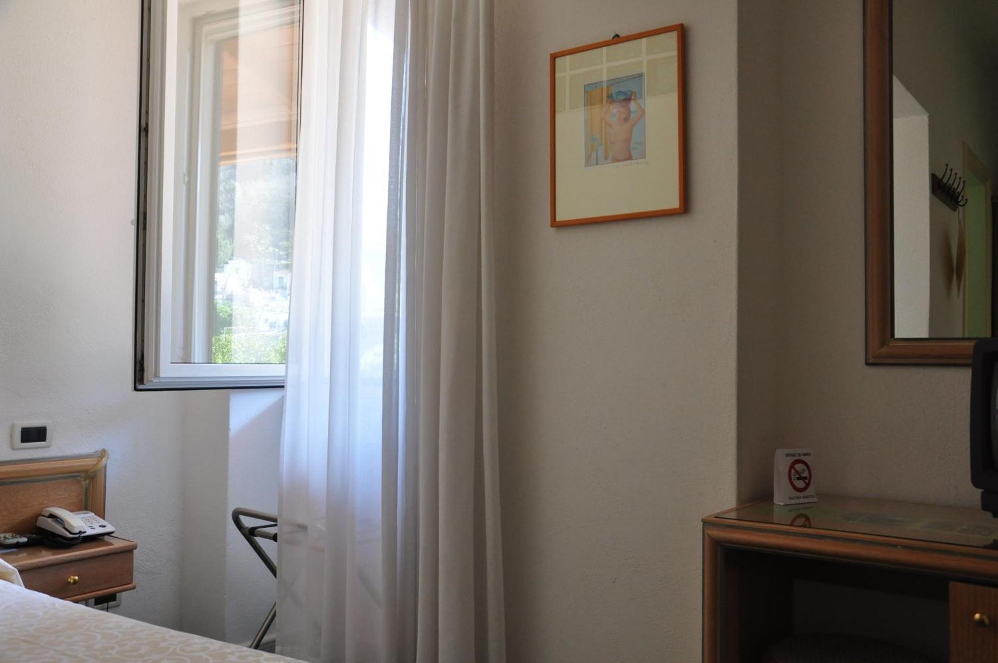 Hotel La Marticana イスキア島 部屋 写真