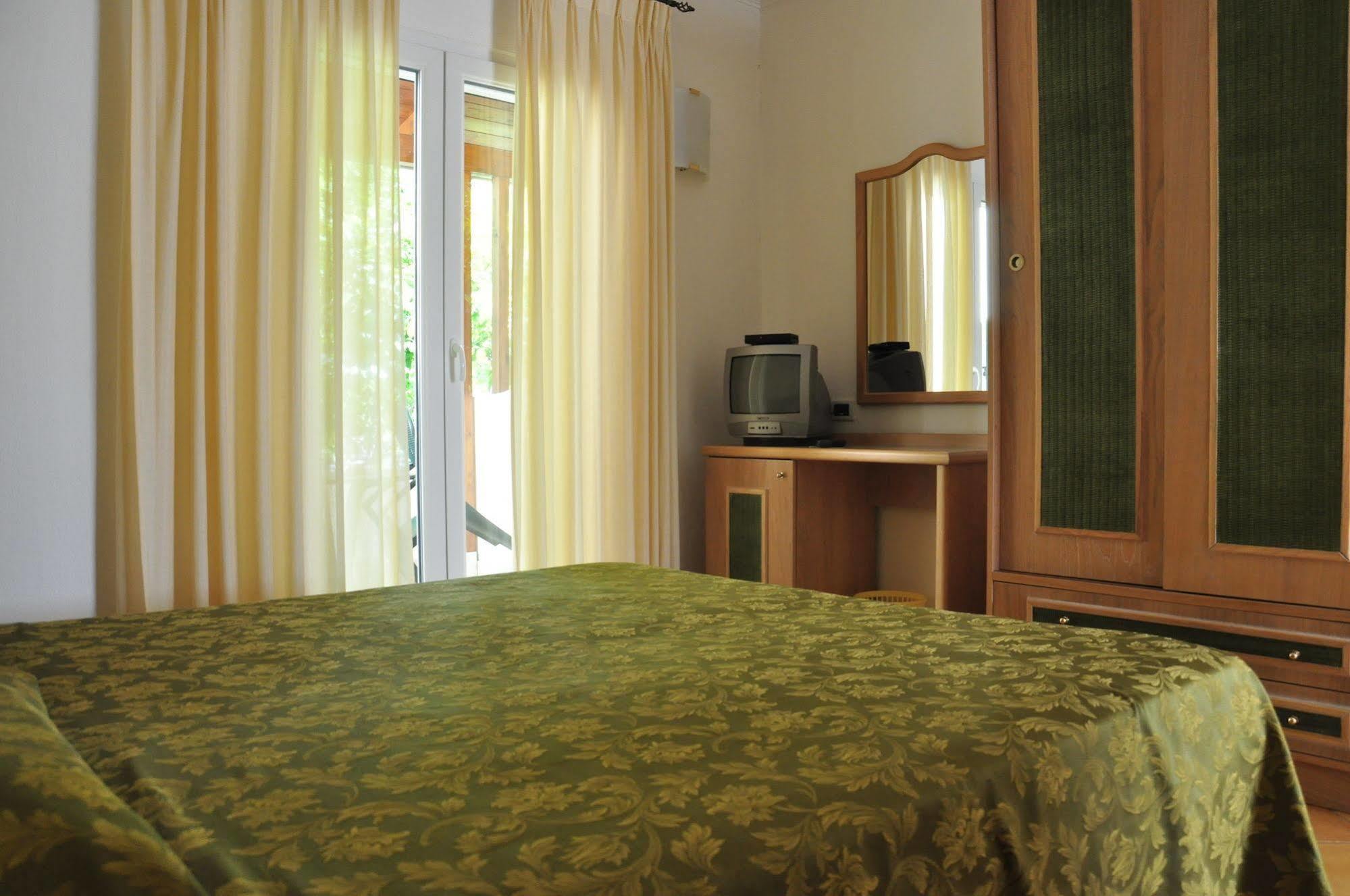 Hotel La Marticana イスキア島 エクステリア 写真