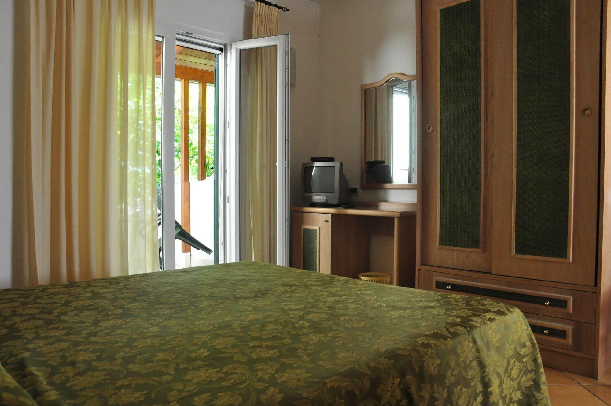 Hotel La Marticana イスキア島 エクステリア 写真