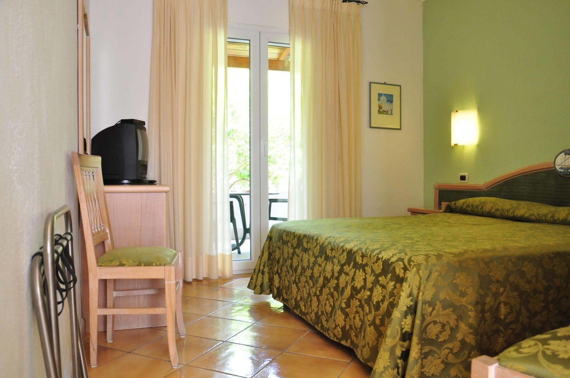 Hotel La Marticana イスキア島 エクステリア 写真
