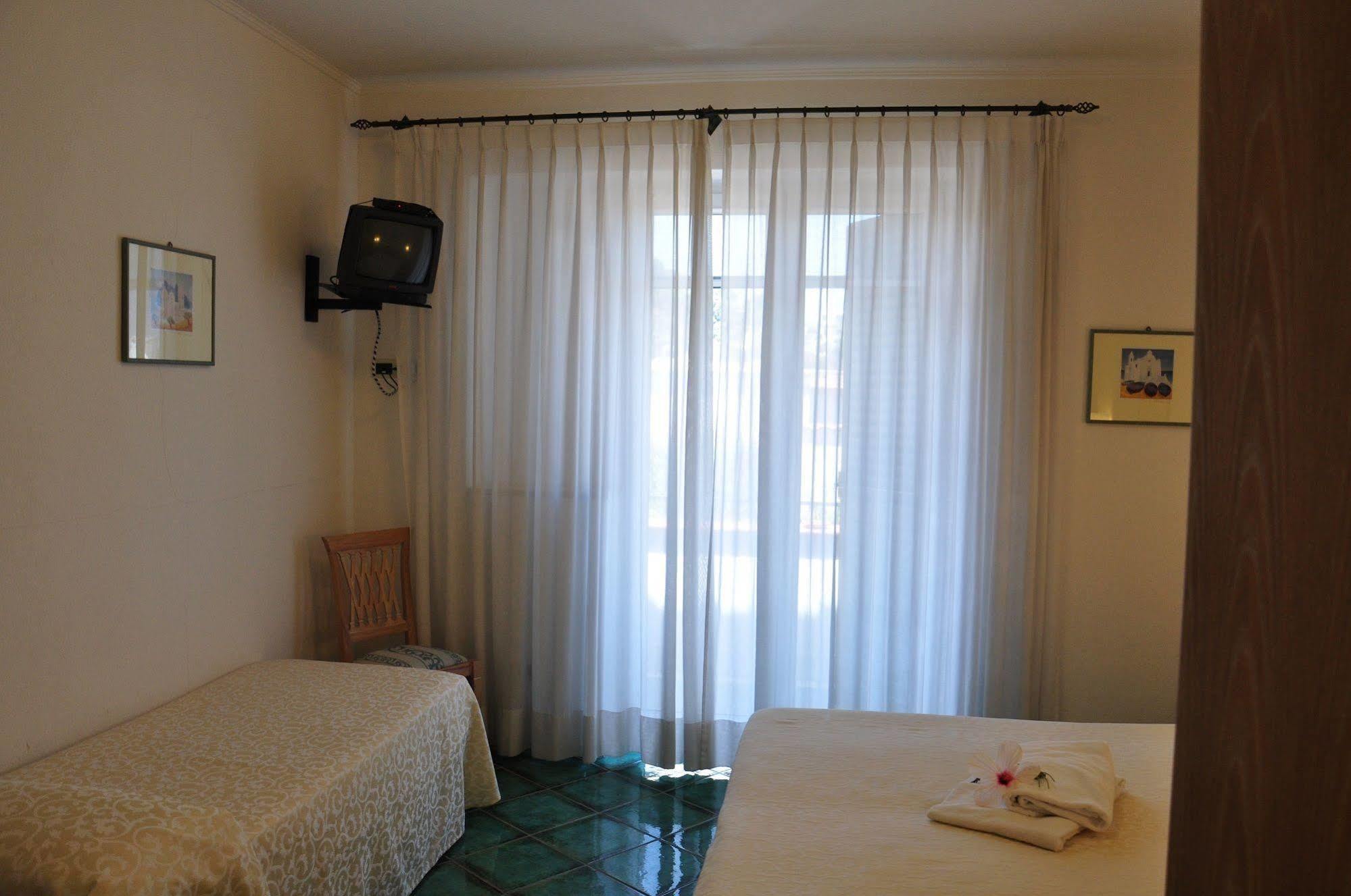 Hotel La Marticana イスキア島 エクステリア 写真